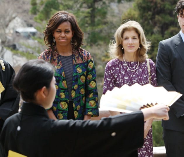 米大統領夫人 京都を訪問 清水の舞台 で能鑑賞 日本経済新聞