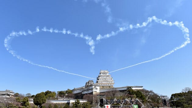 姫路城 まばゆく復活 平成の大修理 終える 日本経済新聞 姫路城 まばゆく復活 平成の大修理 終える 日本経済新聞