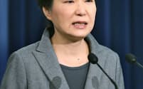 朴槿恵大統領は、セウォル号沈没事故を巡る国民向け談話で、事故の温床となった官民癒着の防止に全力をあげると表明した（2014年5月19日、青瓦台）=聯合・共同