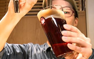 常陸野ブルーイング・ラボでは約10種類のクラフトビールが楽しめる（東京都千代田区）