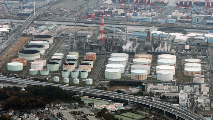 製油所再編で競争力 経産省 高収益品の増産促す 日本経済新聞 製油所再編で競争力 経産省 高収益品の増産促す 日本経済新聞