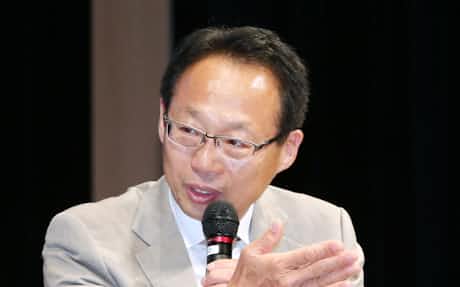 欧州サッカーが 自分の土俵 日本人代理人の覚悟 日本経済新聞