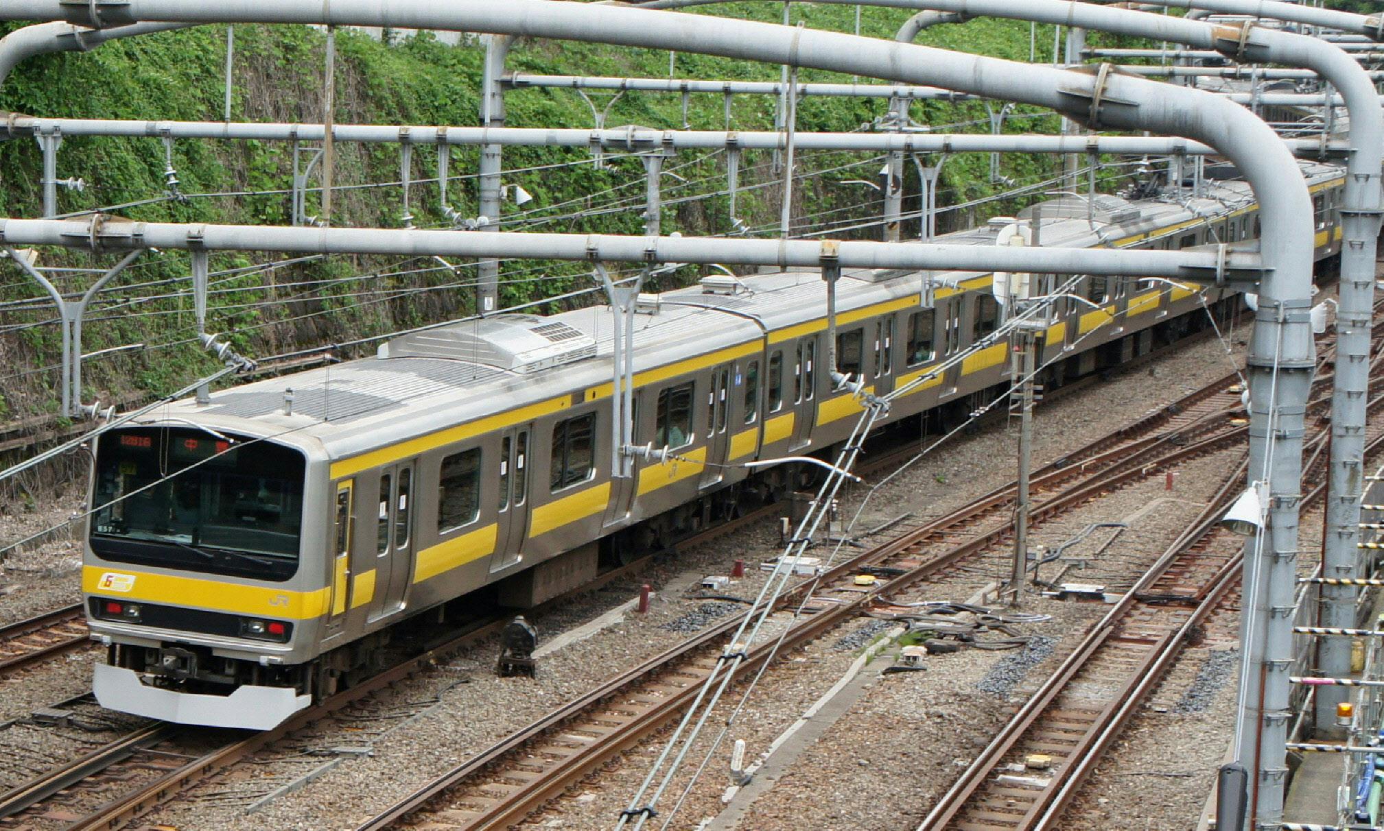 黄色い電車も中央線 人気路線は謎だらけ Nikkei Style 黄色い電車も中央線 人気路線は謎だらけ Nikkei Style