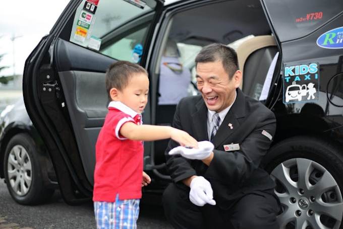 子供送迎サービス急成長 学校から塾 タクシーで 日本経済新聞