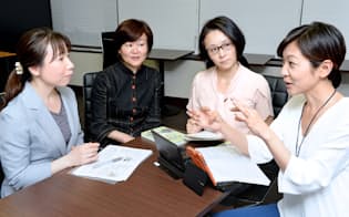 女性士業プロジェクト「ソフィアネット」の（左から）藤田、木村、石井、平林の各氏（東京都中央区）