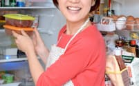 しまもと・みゆき　栃木県出身、40歳。料理研究家。「ラク家事アドバイザー」として、キッチンまわりなど家事全般を楽しく、快適にする活動も。著書に「ひと目でわかる！食品保存事典」（講談社）など。世界の家庭の味をテーマに旅行し、著書に旅エッセーもある