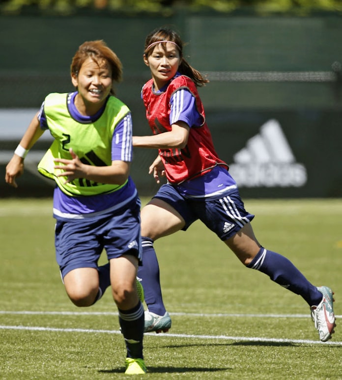 川澄ら控え選手が練習 なでしこ スイス戦から一夜 日本経済新聞 川澄ら控え選手が練習 なでしこ スイス戦から一夜 日本経済新聞