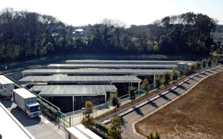 地球クラブは4月から電力供給を始めた（日本生協連の流通センターに設置した太陽光発電設備）