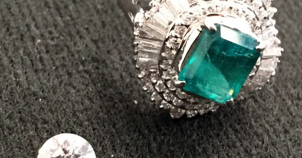 価格差23倍も 宝石の買い取り価格はこんなに違う 日本経済新聞 価格差23倍も 宝石の買い取り価格はこんなに違う 日本経済新聞