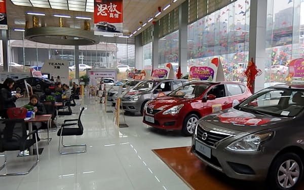 新車販売店の経営は値引き競争が激しく、メーカーの経営状況とは雲泥の差がある（中国重慶市内で撮影）