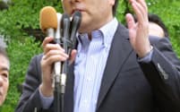 仙台市で街頭演説する民主党の岡田代表（18日午後）=共同