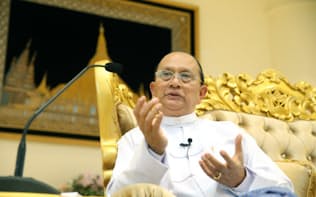 インタビューに答えるミャンマーのテイン・セイン大統領（29日午後、ネピドー）=写真　小谷裕美