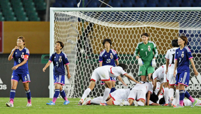 なでしこ 北朝鮮に2 4で敗れる サッカー東アジア杯 日本経済新聞 なでしこ 北朝鮮に2 4で敗れる サッカー東アジア杯 日本経済新聞