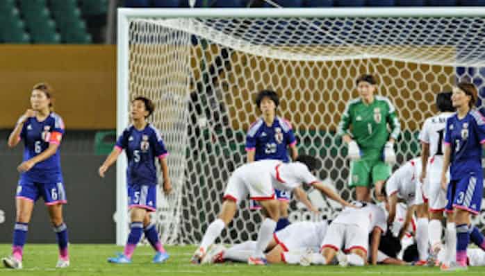 なでしこ 北朝鮮に2 4で敗れる サッカー東アジア杯 日本経済新聞