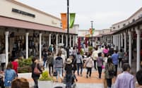増床効果で客足も伸びている(酒々井プレミアム・アウトレット=千葉県酒々井町)