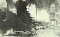 爆撃を受けるパレンバン製油所（写真:三菱石油・現JX日鉱日石エネルギー）