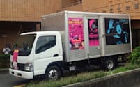北海道歌旅座は照明・音響などステージ機材を自前のトラックに積み込んで全国を回る