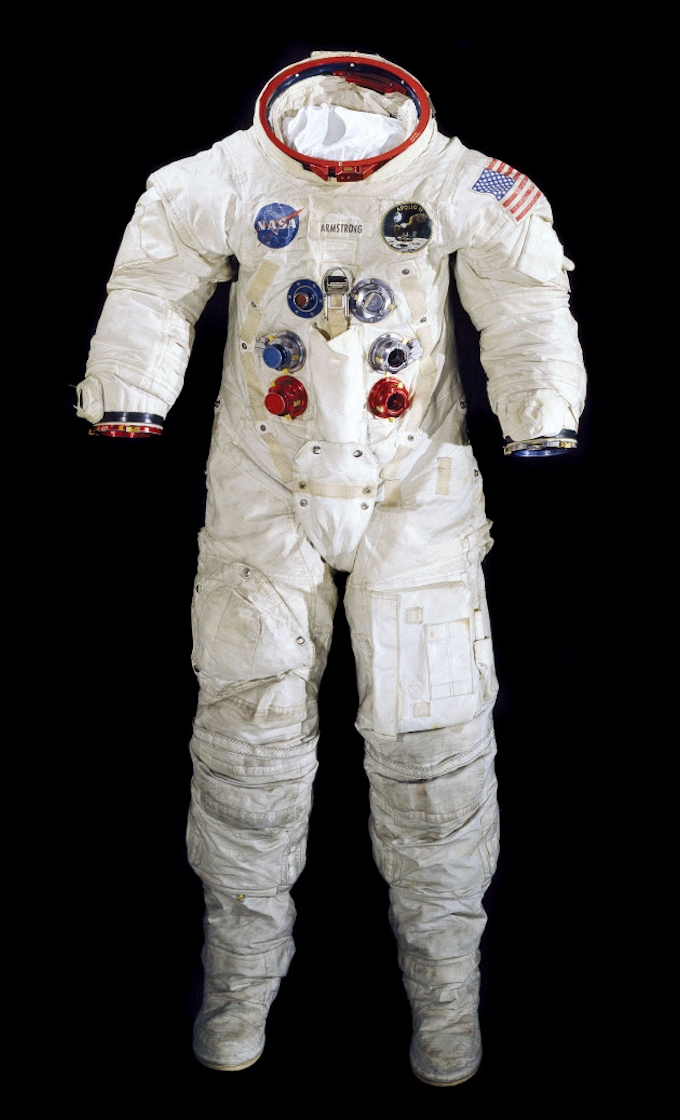 月面着陸の宇宙服 保存 公開に寄付続々 1カ月で8600万円 日本経済新聞