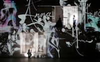 プロジェクション・マッピングを使ったカスパー・ホルテン演出の斬新な舞台。英国ロイヤル・オペラのモーツァルト「ドン・ジョヴァンニ」（9月13日、東京都渋谷区のNHKホール）=photo:Kiyonori Hasegawa