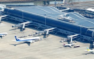 仙台空港は前田建設、東急グループなどの企業連合が運営権を引き継ぐ方向で交渉が進む（仙台空港のターミナル）