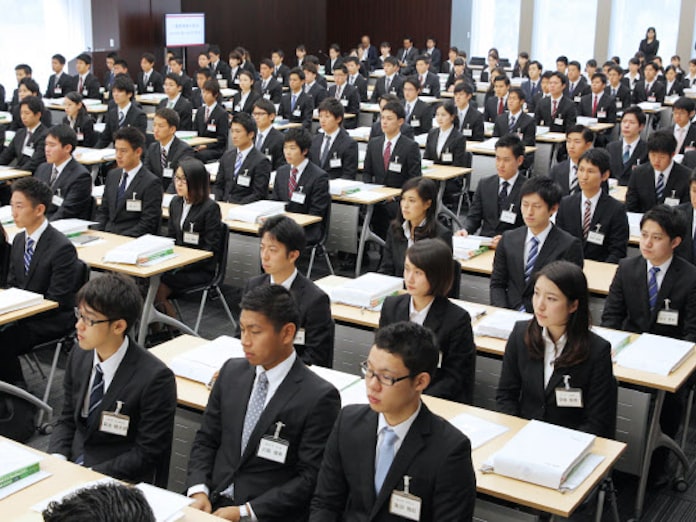 就活2カ月 の内定式 三菱商事やパナソニック 日本経済新聞 就活2カ月 の内定式 三菱商事やパナソニック 日本経済新聞