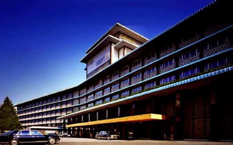 米マリオットがシェラトン買収 世界最大チェーンに 日本経済新聞