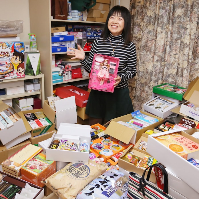 部屋いっぱいの優待戦利品 ツワモノ主婦の活用術 日本経済新聞 部屋いっぱいの優待戦利品 ツワモノ主婦の活用術 日本経済新聞