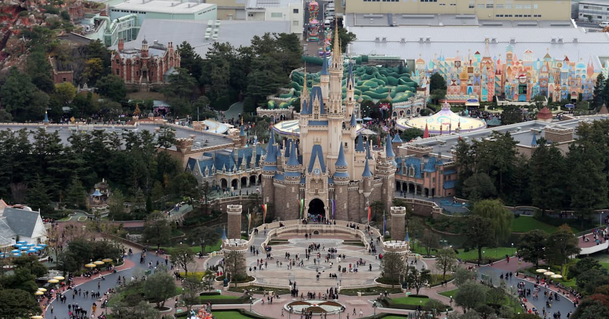 集客への自信の表れ ディズニー 連続値上げ 日本経済新聞 集客への自信の表れ ディズニー 連続値上げ 日本経済新聞