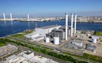 出力を5割増強した東京ガスと昭和シェル石油のガス火力発電所「扇島パワーステーション」（横浜市）