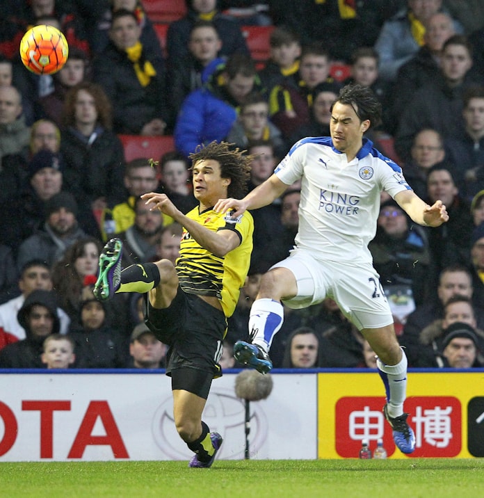 英サッカー レスター首位 奇跡の大番狂わせ信じ 日本経済新聞 英サッカー レスター首位 奇跡の大番狂わせ信じ 日本経済新聞