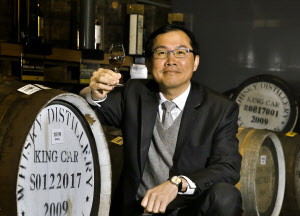 台湾ウイスキー、常識覆し10年で世界一 李玉鼎・金車グループ社長 - 日本経済新聞