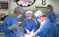 初回の手術で目に見える腫瘍の全切除を目指す（津市の三重大学病院）