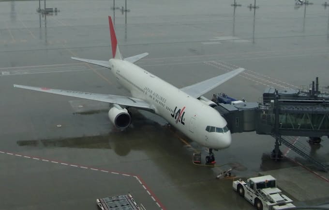 韓国便の競争激化 サービス拡充で格安航空に対抗 日本経済新聞