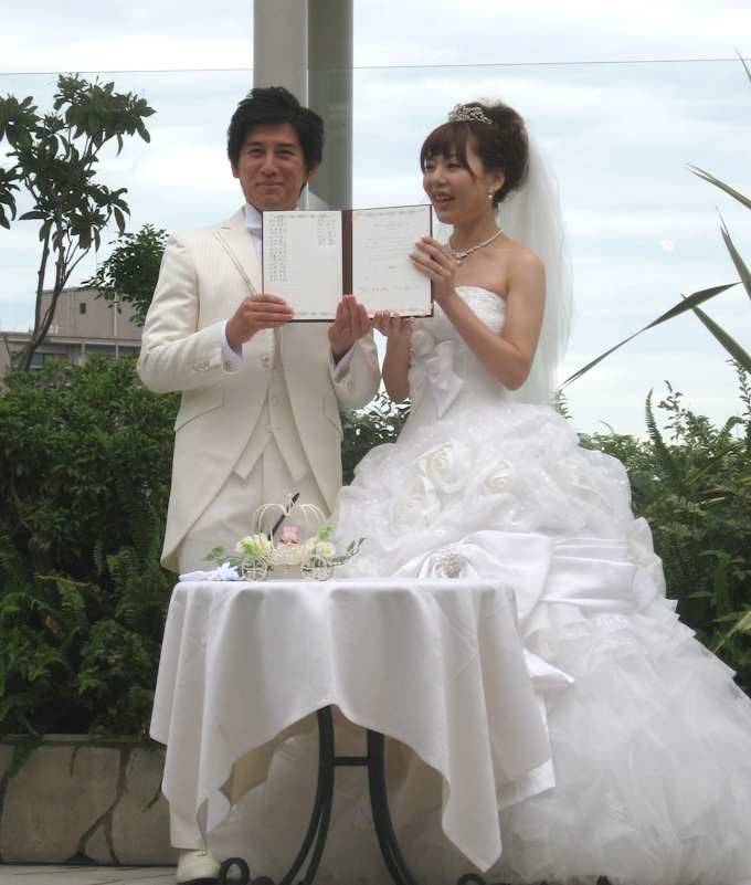 婚活男女を後押し 人気広がる格安結婚式 日本経済新聞