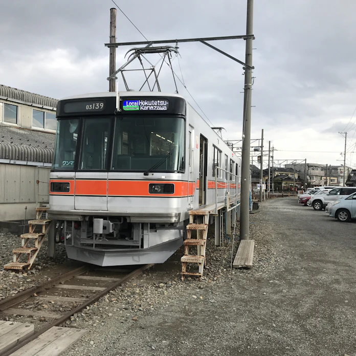 北陸鉄道に新型車両 東京メトロの車両を改造 日本経済新聞