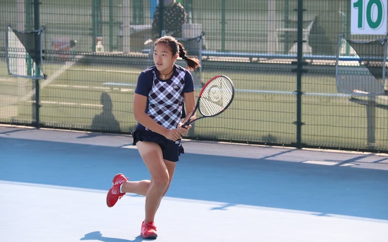 女子シングルスを制したのは身長170㌢とフィジカルに恵まれた石井=YONEX提供 女子シングルスを制したのは身長170㌢とフィジカルに恵まれた石井=YONEX提供