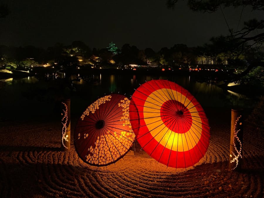 秋の後楽園 岡山城ライトアップ 来場者前年比25 増 日本経済新聞