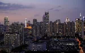 コロナ禍で中国はイノベーション創出に向けた研究開発を強化する(10月、上海市)=ロイター コロナ禍で中国はイノベーション創出に向けた研究開発を強化する(10月、上海市)=ロイター