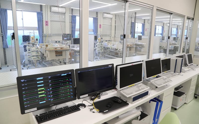 大阪コロナ重症センターの施設内(7日、大阪市住吉区) 大阪コロナ重症センターの施設内(7日、大阪市住吉区)