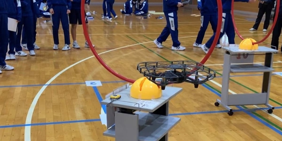 中学生にドローン操作プログラミングの授業 東大など 日本経済新聞