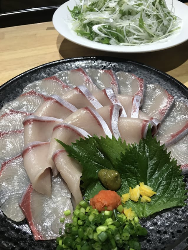 今冬の主役はブリ ひみ寒ぶり漁獲2倍 養殖は2割安 日本経済新聞 今冬の主役はブリ ひみ寒ぶり漁獲2倍 養殖は2割安 日本経済新聞