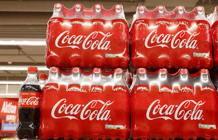 コカ コーラ 全世界で20人削減 米紙報道 日本経済新聞 コカ コーラ 全世界で20人削減 米紙報道 日本経済新聞