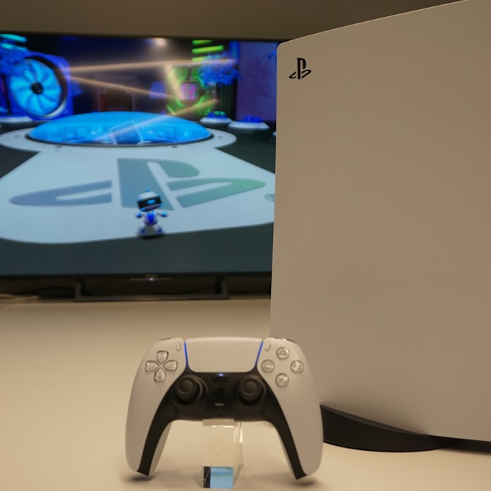 Ps5 国内販売はps4の半分以下 品薄に透けるxbox対抗 日本経済新聞 Ps5 国内販売はps4の半分以下 品薄に透けるxbox対抗 日本経済新聞