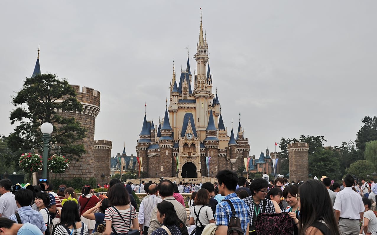 東京ディズニー 混雑時はチケット値上げ 日本経済新聞 東京ディズニー 混雑時はチケット値上げ 日本経済新聞