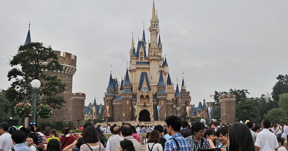 東京ディズニー 混雑時はチケット値上げ 日本経済新聞 東京ディズニー 混雑時はチケット値上げ 日本経済新聞