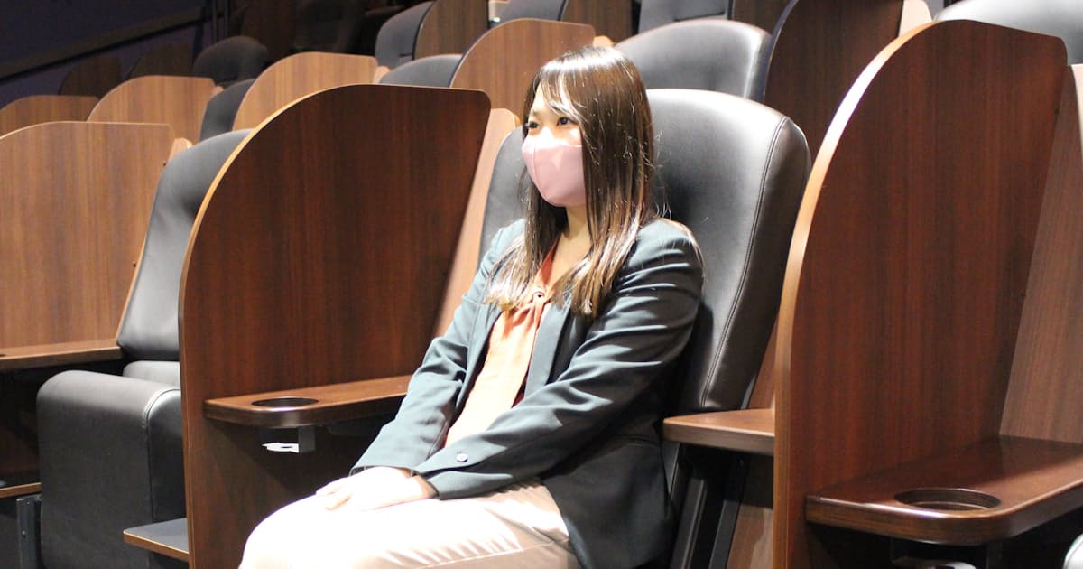 イオンシネマ コロナ下のモデル館 全座席に飛沫対策板 日本経済新聞