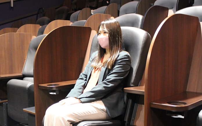 イオンシネマ コロナ下のモデル館 全座席に飛沫対策板 日本経済新聞 イオンシネマ コロナ下のモデル館 全座席に飛沫対策板 日本経済新聞