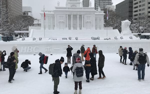 さっぽろ雪まつり 会場開催は困難 オンラインも視野 日本経済新聞 さっぽろ雪まつり 会場開催は困難 オンラインも視野 日本経済新聞