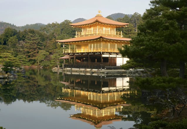 金閣寺 屋根ふき替え完了 18年ぶり明るさ戻る 日本経済新聞 金閣寺 屋根ふき替え完了 18年ぶり明るさ戻る 日本経済新聞