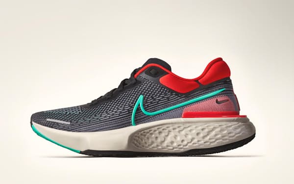 ドンキの規格外スニーカー ちょい高 でもヒット 日本経済新聞 ドンキの規格外スニーカー ちょい高 でもヒット 日本経済新聞